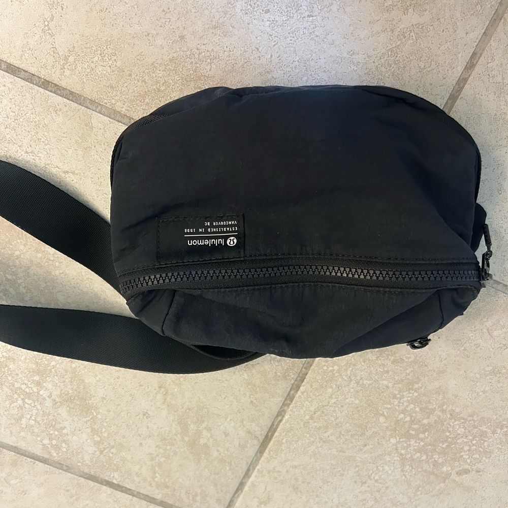 lululemon athletica Black Belt Bag Adjustable Straps
